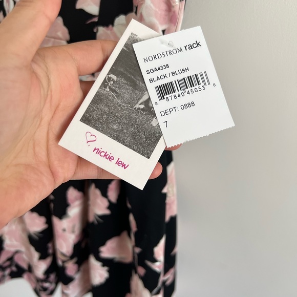 Girls dress - Picture 4 of 5